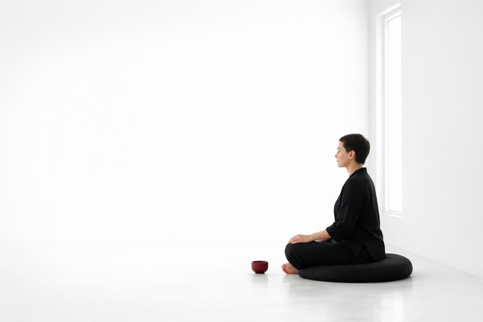 How Silent Observation Deepens Insight