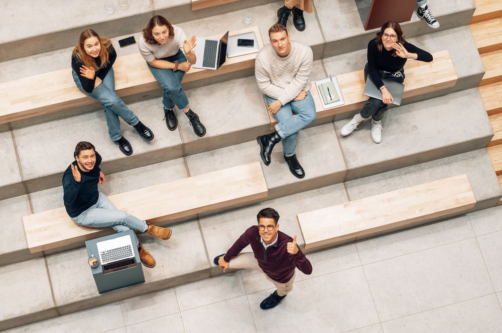 Epro 360 Studierende sind glücklich durch den Epro 360 Elite Support